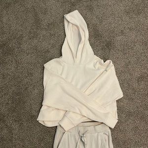 Alo Yoga Sweatsuit